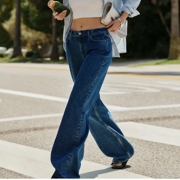 Cary Low Rise Slouchy Wide Leg Short Jeans - Picture 6 of 6